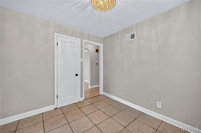 7541 Norwalk Lane, St Louis, MO 63121