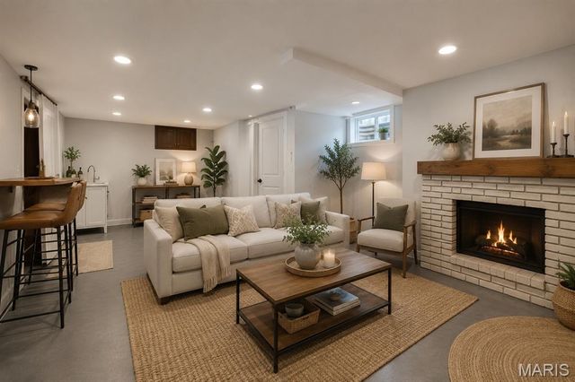 7541 Norwalk Lane, St Louis, MO 63121