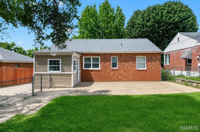 7541 Norwalk Lane, St Louis, MO 63121
