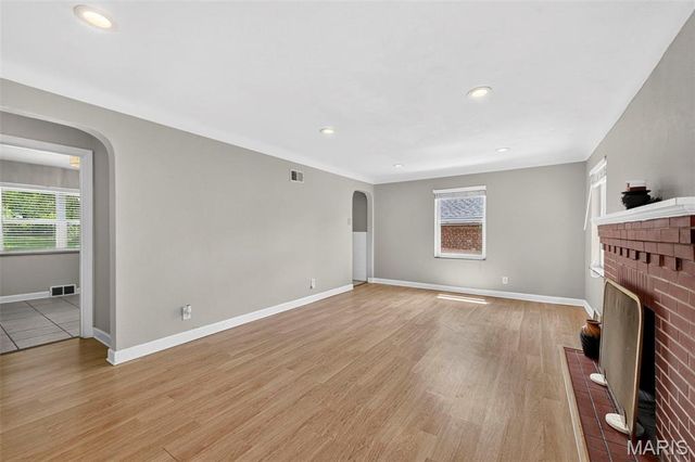 7541 Norwalk Lane, St Louis, MO 63121