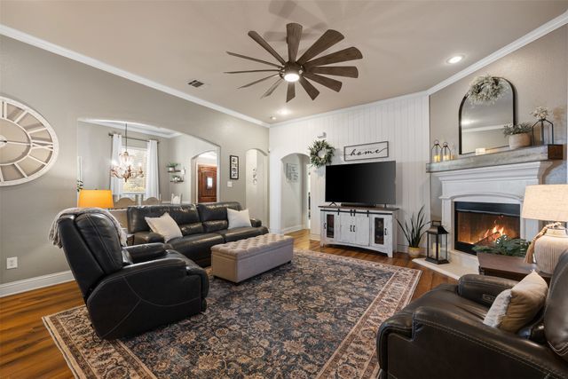 5200 Medallion Court, Midlothian, TX 76065