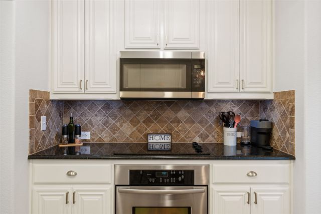 5200 Medallion Court, Midlothian, TX 76065