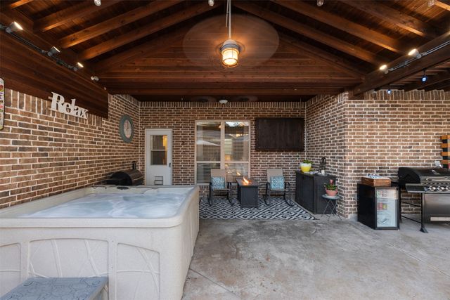5200 Medallion Court, Midlothian, TX 76065