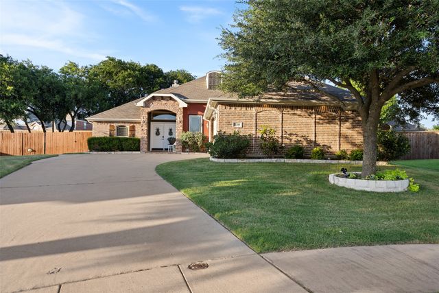 5200 Medallion Court, Midlothian, TX 76065