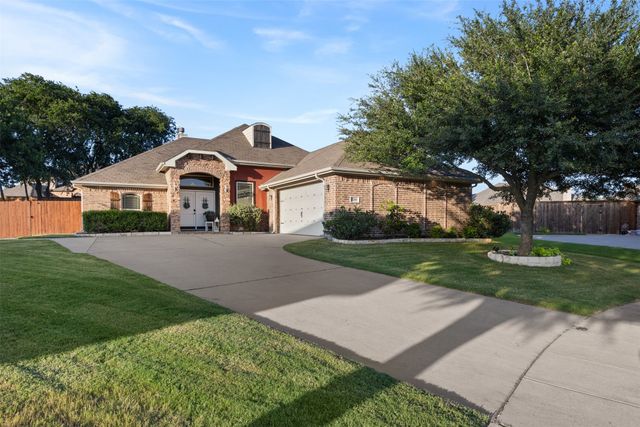 5200 Medallion Court, Midlothian, TX 76065