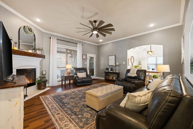 5200 Medallion Court, Midlothian, TX 76065