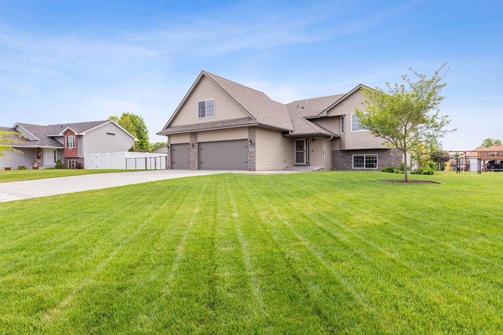 30259 Fox Run Road, Stacy, MN 55079