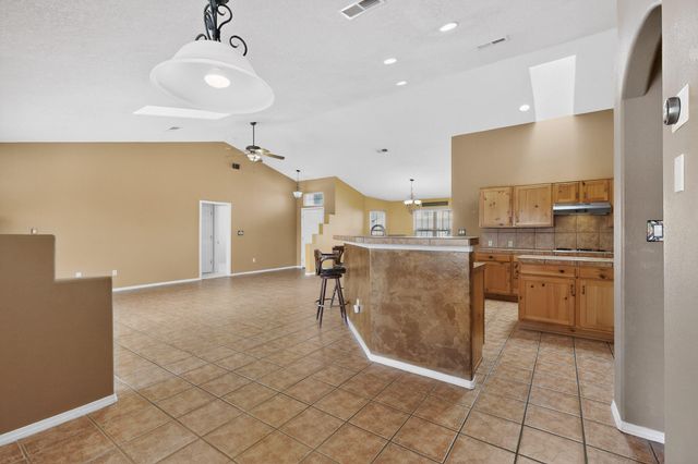 2275 Longhorn Street SW, Los Lunas, NM 87031