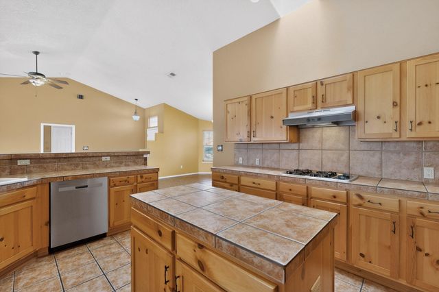 2275 Longhorn Street SW, Los Lunas, NM 87031