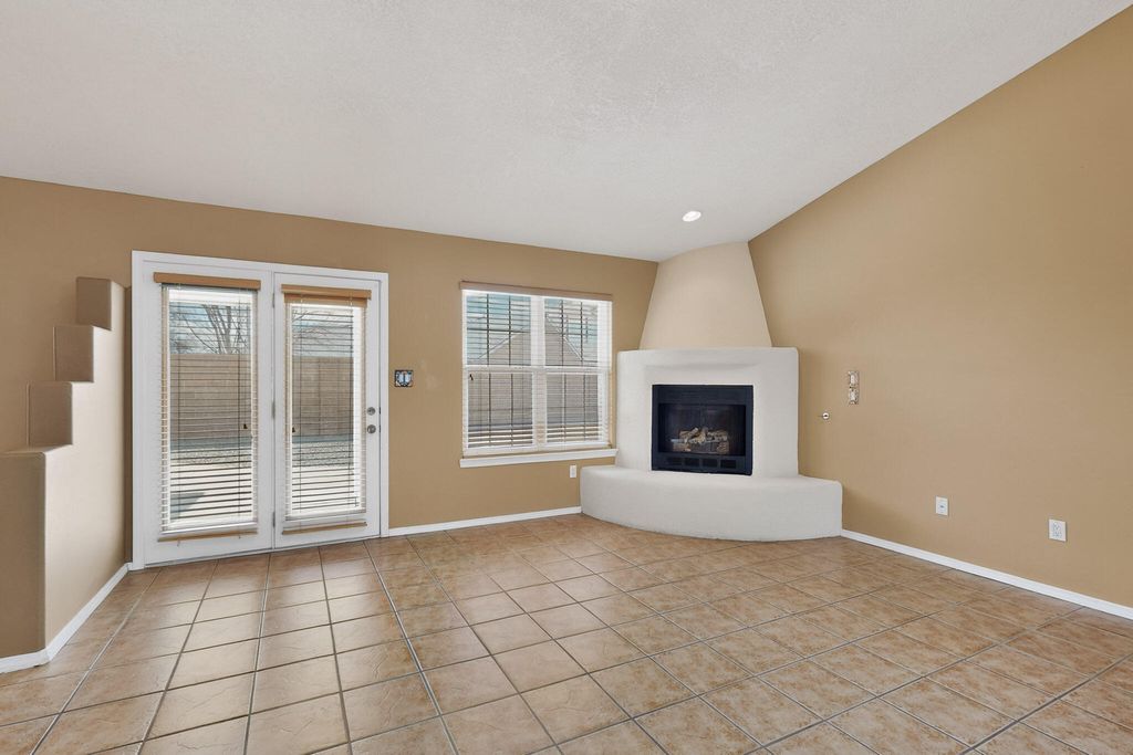 Image 11 of property listing at 2275 Longhorn Street SW, Los Lunas, NM 87031