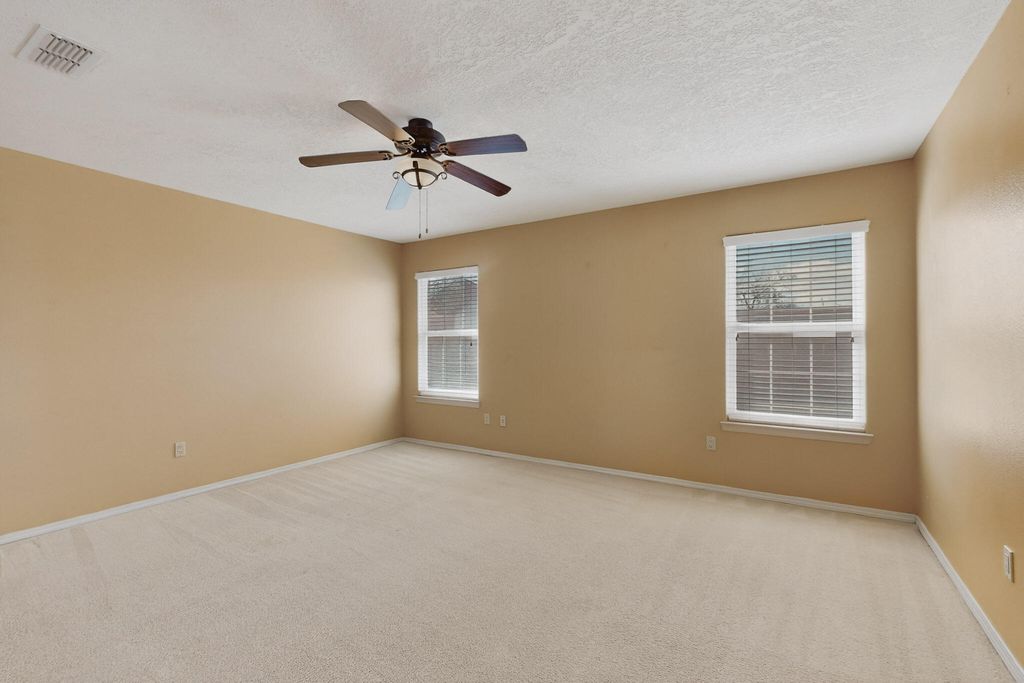 Image 21 of property listing at 2275 Longhorn Street SW, Los Lunas, NM 87031