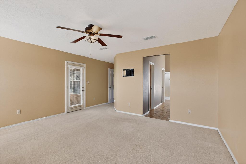 Image 22 of property listing at 2275 Longhorn Street SW, Los Lunas, NM 87031