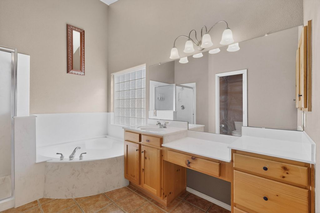 Image 23 of property listing at 2275 Longhorn Street SW, Los Lunas, NM 87031