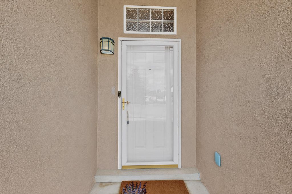 Image 5 of property listing at 2275 Longhorn Street SW, Los Lunas, NM 87031