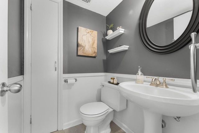 5281 N Kent AVENUE, Whitefish Bay, WI 53217