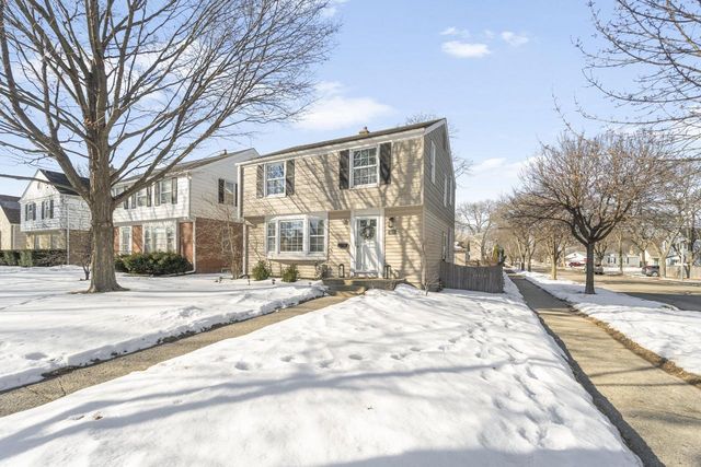 5281 N Kent AVENUE, Whitefish Bay, WI 53217