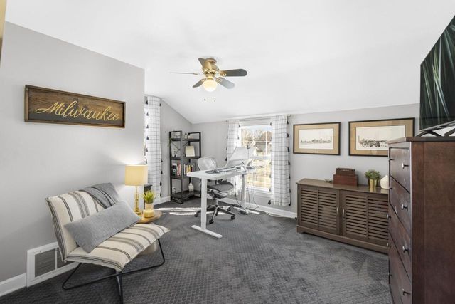 5281 N Kent AVENUE, Whitefish Bay, WI 53217