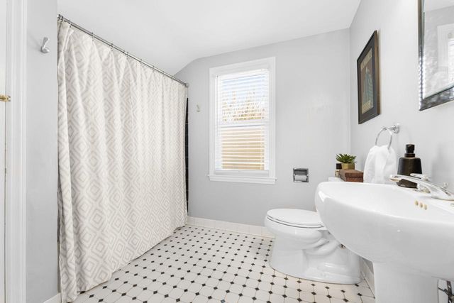 5281 N Kent AVENUE, Whitefish Bay, WI 53217