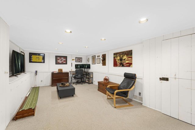 5281 N Kent AVENUE, Whitefish Bay, WI 53217