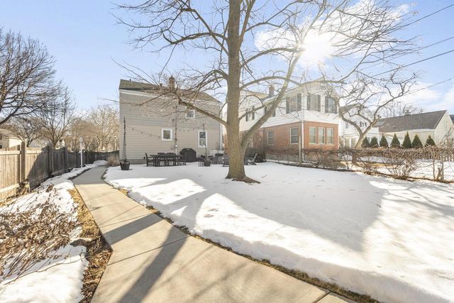 5281 N Kent AVENUE, Whitefish Bay, WI 53217