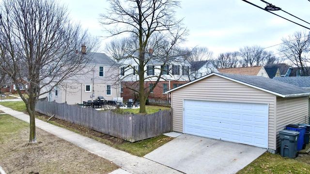 5281 N Kent AVENUE, Whitefish Bay, WI 53217