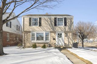 5281 N Kent AVENUE, Whitefish Bay, WI 53217