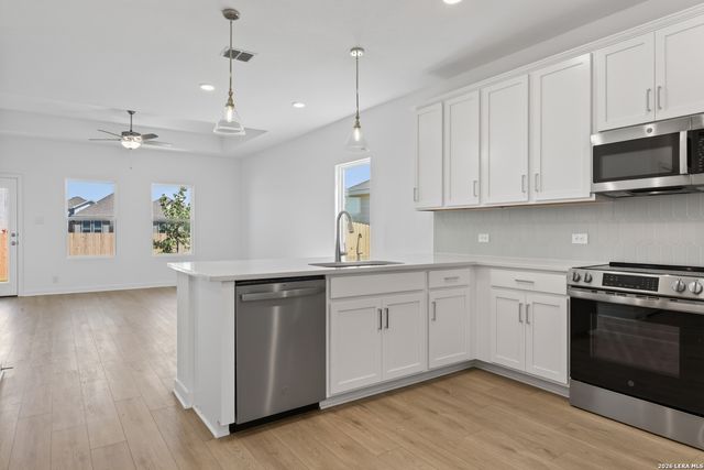 12811 Lower Peach Way, Schertz, TX 78154