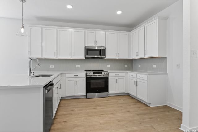 12811 Lower Peach Way, Schertz, TX 78154