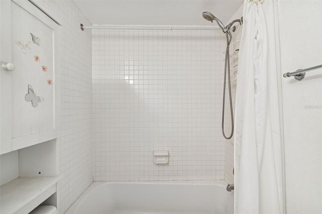 850 VILLAGE LAKE TER N 106, St Petersburg, FL 33716