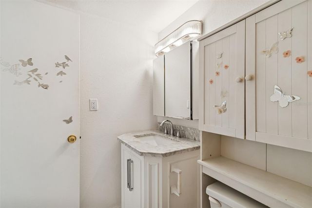 850 VILLAGE LAKE TER N 106, St Petersburg, FL 33716