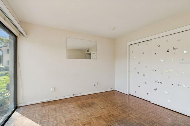 850 VILLAGE LAKE TER N 106, St Petersburg, FL 33716