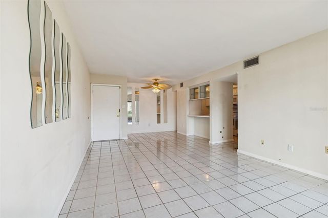 850 VILLAGE LAKE TER N 106, St Petersburg, FL 33716