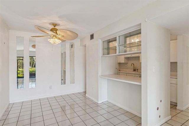 850 VILLAGE LAKE TER N 106, St Petersburg, FL 33716