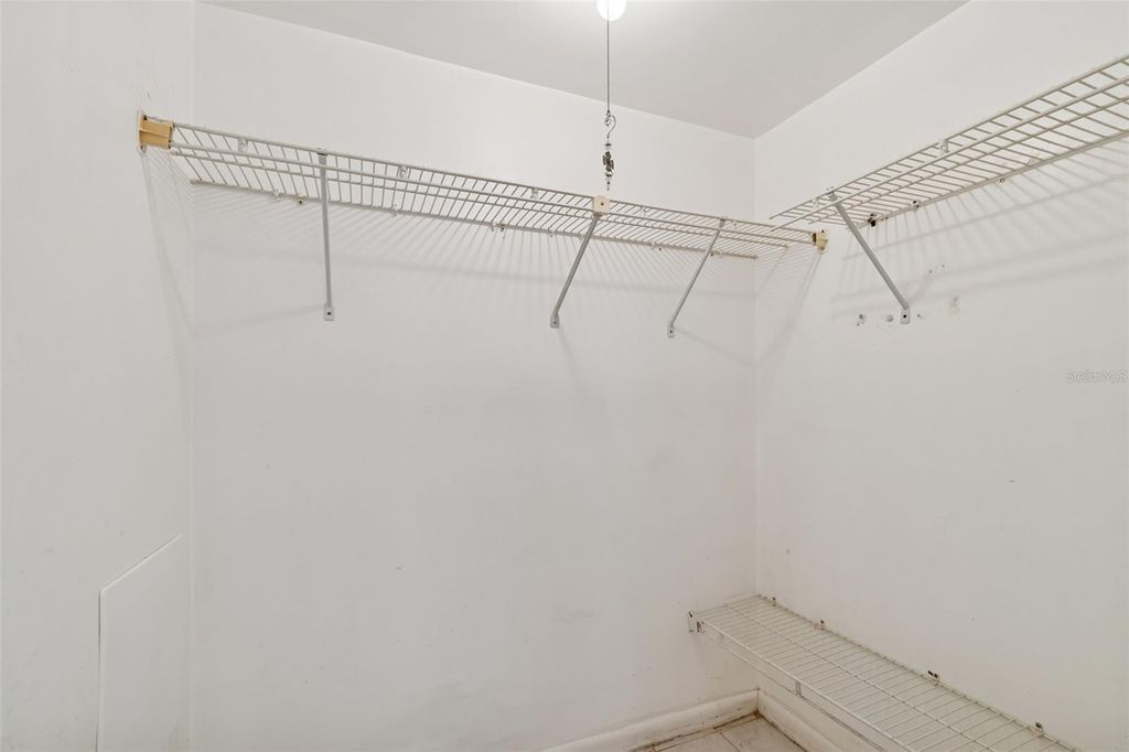 Image 21 of property listing at 850 VILLAGE LAKE TER N 106, St Petersburg, FL 33716