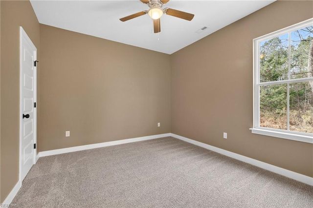 10174 Bank ST, Windsor, VA 23487