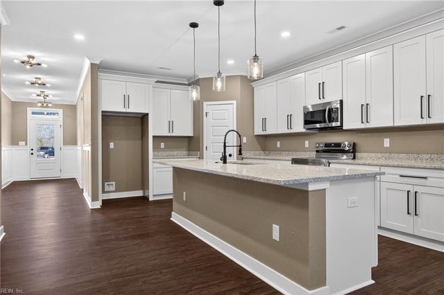 10174 Bank ST, Windsor, VA 23487