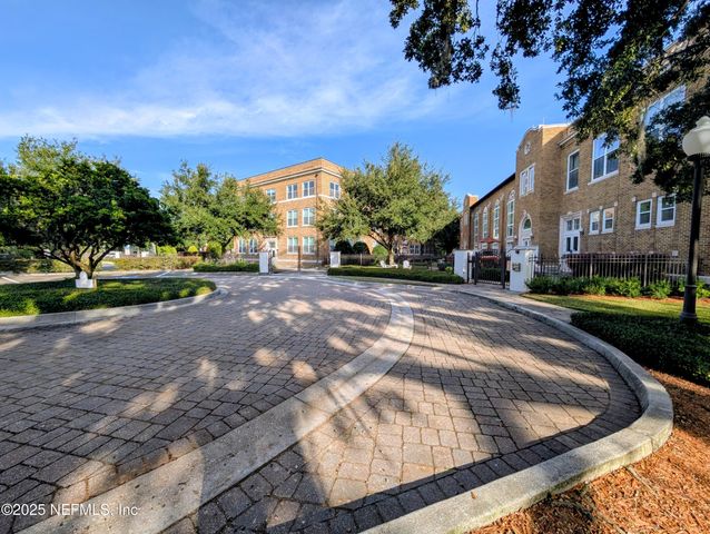 2525 COLLEGE Street 2102, Jacksonville, FL 32204
