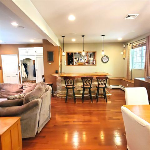 12 Ayoho Road, Coventry, RI 02816