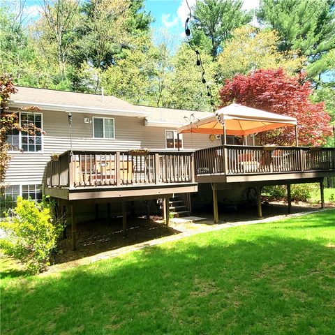 12 Ayoho Road, Coventry, RI 02816