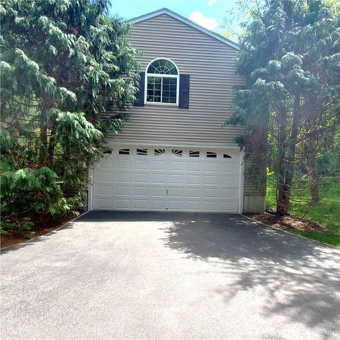 12 Ayoho Road, Coventry, RI 02816