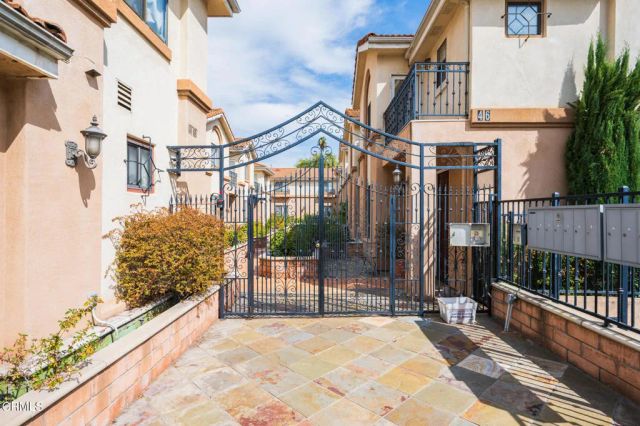 46 S Roosevelt Avenue 8, Pasadena, CA 91107