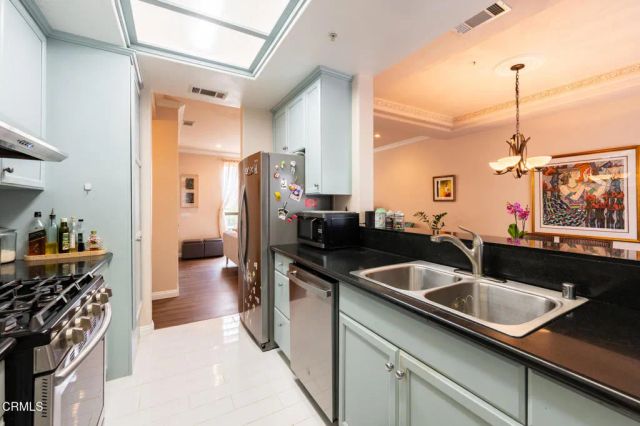 46 S Roosevelt Avenue 8, Pasadena, CA 91107