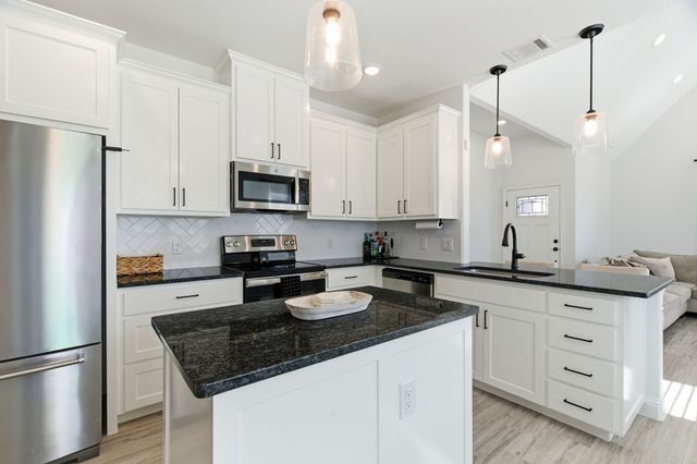 649 Charlotte Lane, Burleson, TX 76028
