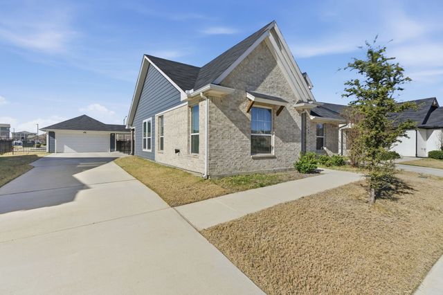 649 Charlotte Lane, Burleson, TX 76028