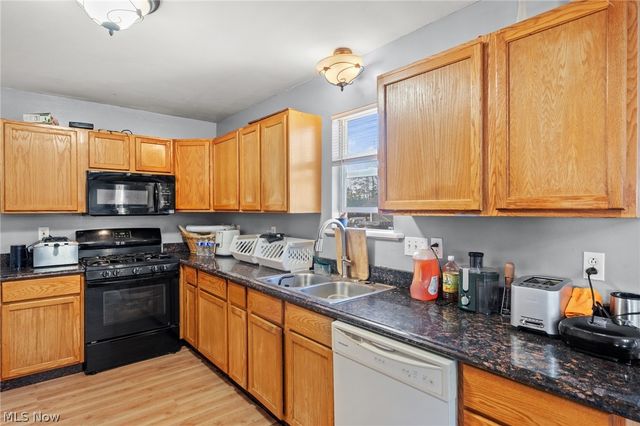 12505 Grimsby Avenue, Cleveland, OH 44135