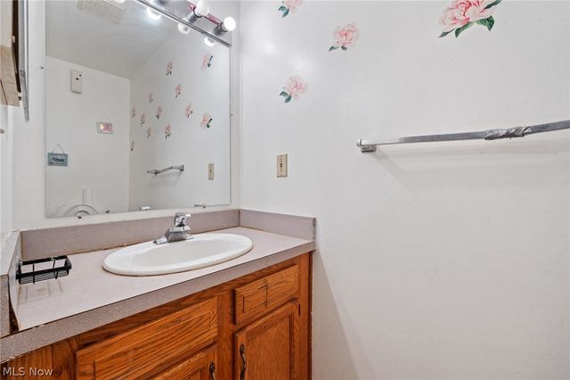 12505 Grimsby Avenue, Cleveland, OH 44135