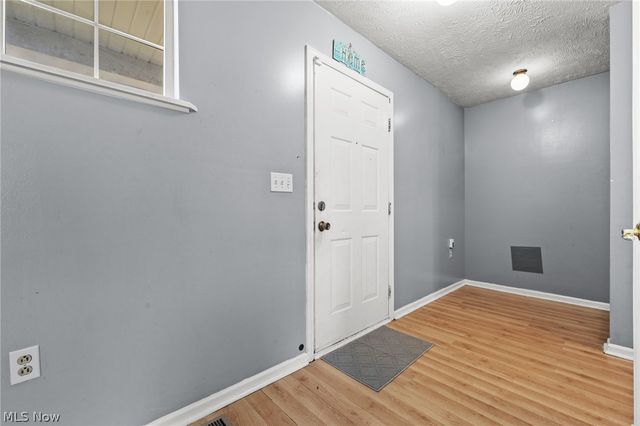 12505 Grimsby Avenue, Cleveland, OH 44135