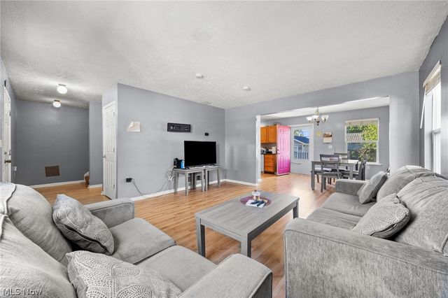12505 Grimsby Avenue, Cleveland, OH 44135