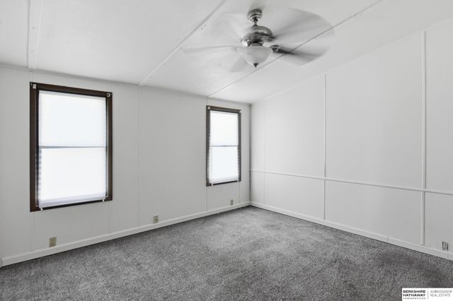 7631 N 101 Plaza, Omaha, NE 68122