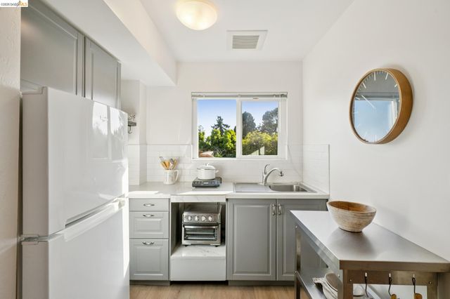 24 Arlington Ave., Kensington, CA 94707